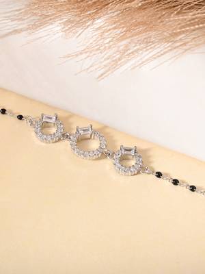 Three-stone black beads bracelet 1