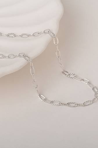 Oval link chain for women