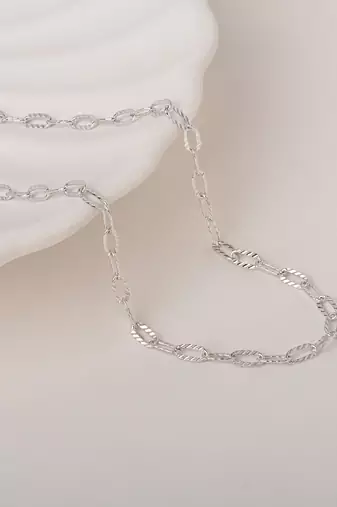 Oval link chain for women