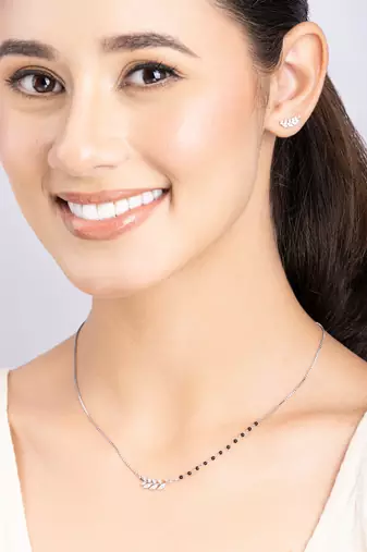 Beads and leaf necklace set