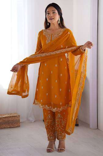 Designer kurta pent dupatta