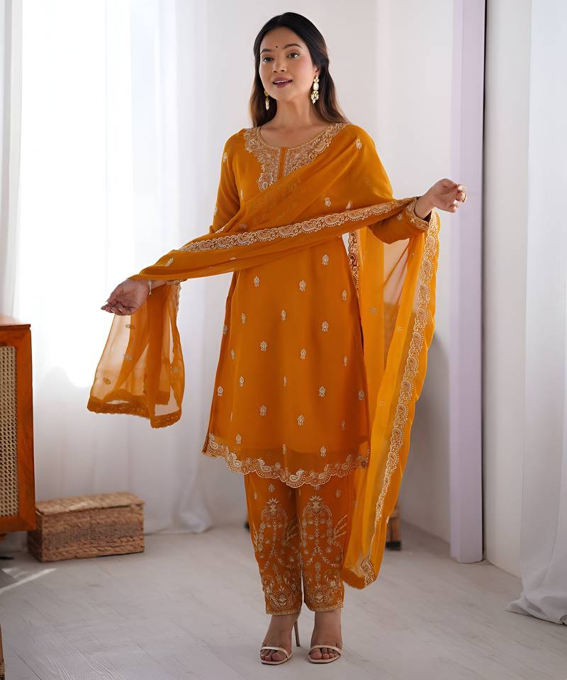 Designer kurta pent dupatta