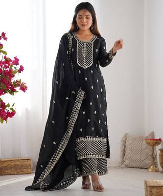 Designer salwar suit with dupatta 3
