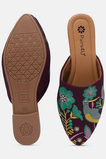 Pairs4u women's wine canvas embroidered punjabi jutti - ethnic slip-on flats with comfortable pvc sole
