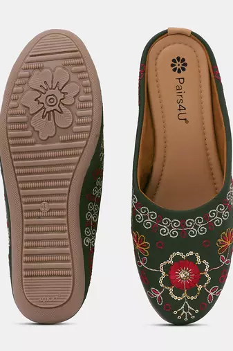 Pairs4u women's dark green embroidered canvas punjabi juttis slip-on ethnic flats
