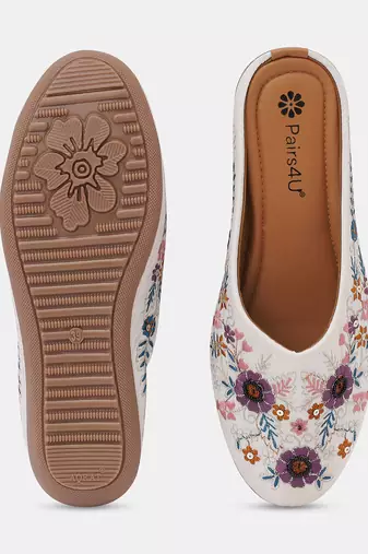 Pairs4u women's white canvas mojari jutti ethnic embroidered punjabi flats with comfortable pvc sole