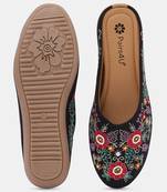 Pairs4u women's black embroidered canvas juttis - traditional slip-on ethnic flats with comfortable pvc sole for women
