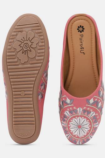 Pairs4u women's peach mojari jutti ethnic embroidered flats canvas slip-on comfortable sole