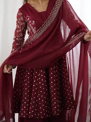 Maroon embroidered ethnic suit 5