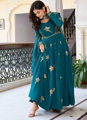 New Design Green Color Gown Suit Set With Dupatta Party Wear Suit Set  5