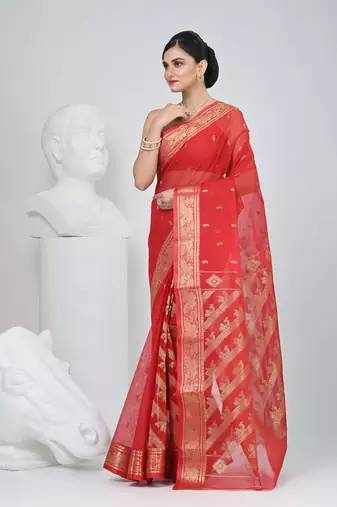 Elegant red patli pallu tant saree with golden border