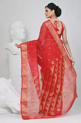 Elegant red patli pallu tant saree with golden border