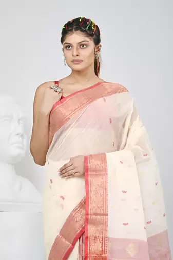 Elegant off white patli pallu tant saree with golden border