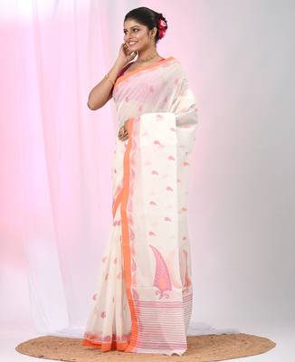 Elegant off white tant saree with leaf borders 3
