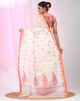 Elegant off white tant saree with leaf borders 4