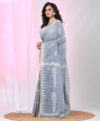 Handspun cotton saree in grey with leaf and geometric patterns 2