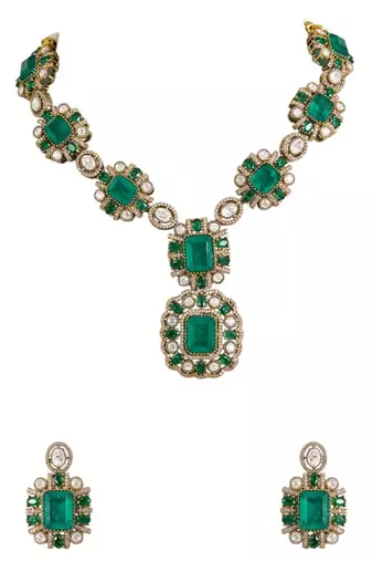 Gold plated green stone necklace set