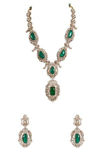 Gold plated green stone necklace set