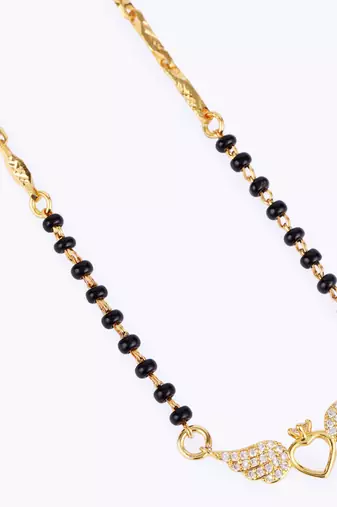 Traditional eye-catchy leaf and heart shape gold plated black beaded adjustable chain mangalsutra for women