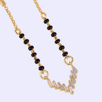 Traditional splendid "v" shape gold plated black beaded adjustable chain mangalsutra for women 3