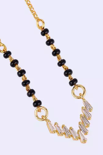 Traditional splendid "v" shape gold plated black beaded adjustable chain mangalsutra for women
