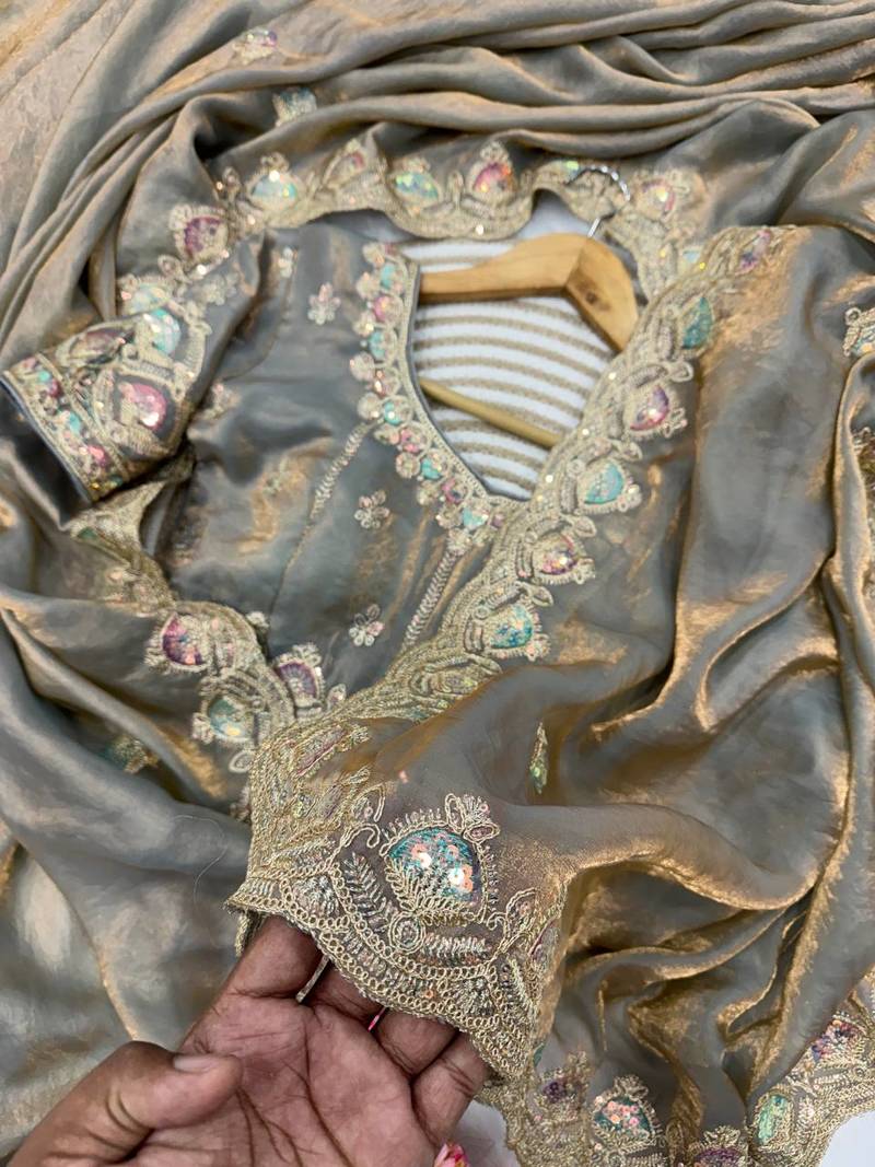 New Designer Embroidered Saree With blouse Set For Women's