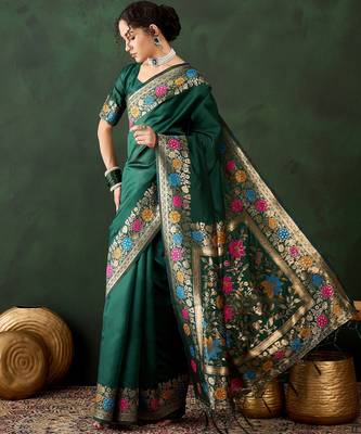 green woven jacquard silk blend saree with blouse piece 4