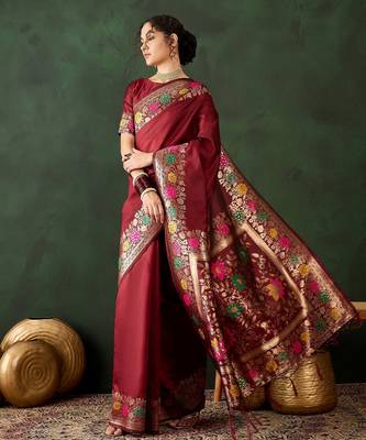 maroon woven jacquard silk blend saree with blouse piece 4