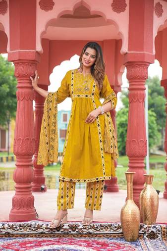 Cotton cambric a-line kurti-pant-dupatta  set