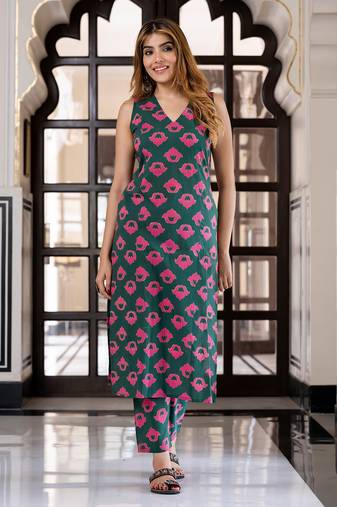 Women dark green pure cotton straight kurta set