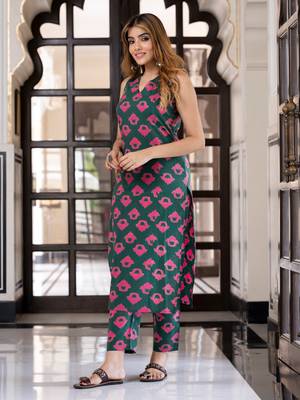 Women dark green pure cotton straight kurta set 3