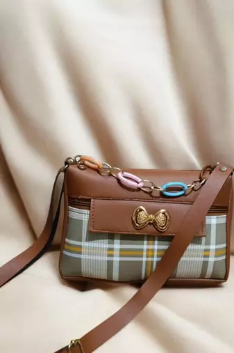  Floral Print Crossbody Bag