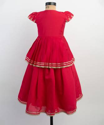 Pink embroidered silk lehenga 2