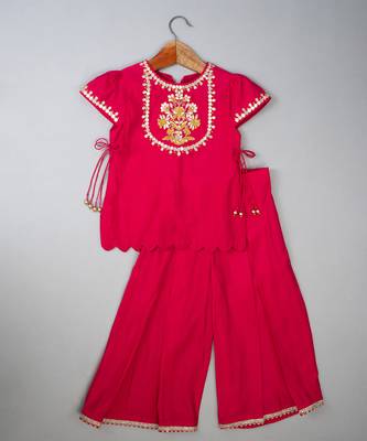 Pink embroidered silk kurta set 1