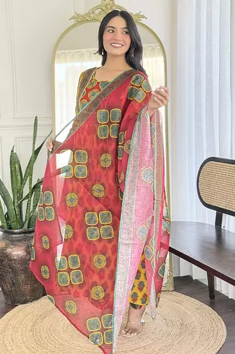 Women   s rayon printed flared kurta set with pant & linen printed dupatta