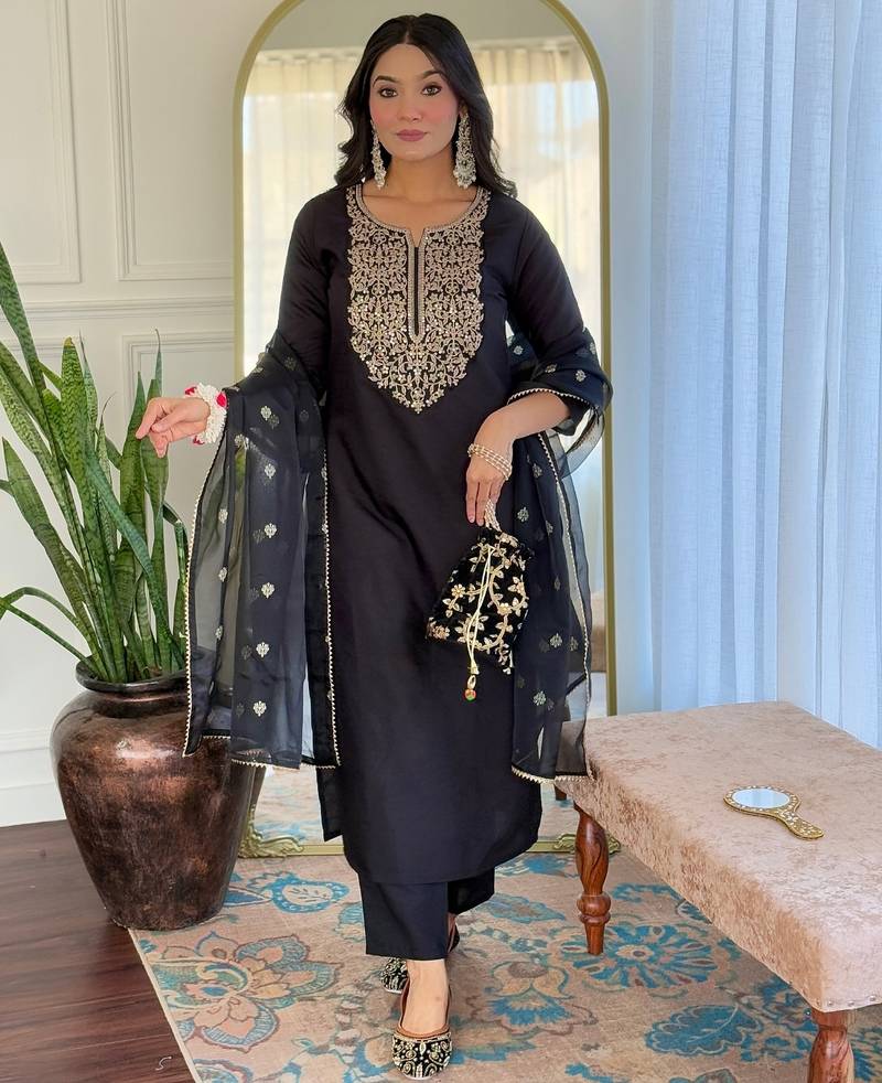 Women’s stylish embroidered straight kurta set in viscose with pant & dupatta