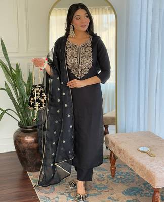  embroidered straight kurta set in viscose with pant & dupatta 5