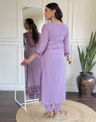 embroidered viscose straight kurta set with bsy pant & stylish taby printed dupatta 3