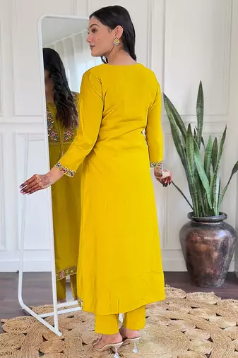 Women   s ethnic viscose kurta set with embroidery, bsy pant & art silk printed dupatta