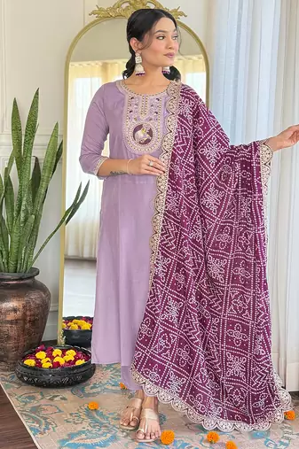 Women's lavender embroidered kurta set in bsy viscose with silk blend lace dupatta