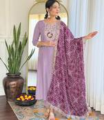 Women's lavender embroidered kurta set in bsy viscose with silk blend lace dupatta