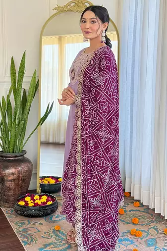Women's lavender embroidered kurta set in bsy viscose with silk blend lace dupatta