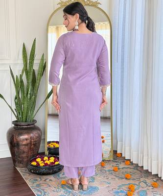 Women's lavender embroidered kurta set in bsy viscose with silk blend lace dupatta 3