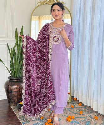 Women's lavender embroidered kurta set in bsy viscose with silk blend lace dupatta 5