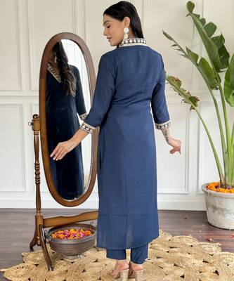 viscose silk embroidered kurta set with pant & printed chinon dupatta 3