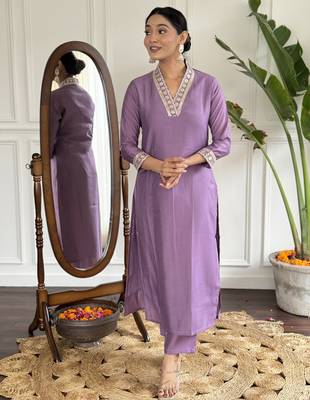 viscose silk embroidered kurta set with pant & printed chinon dupatta 5