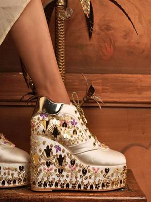 White floral embroidered wedges shoes 2