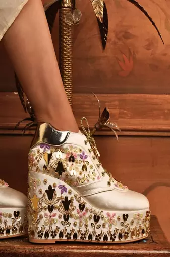 White floral embroidered wedges shoes