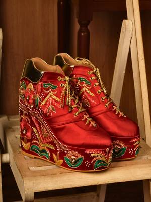 Red floral embroidered wedges shoes 1