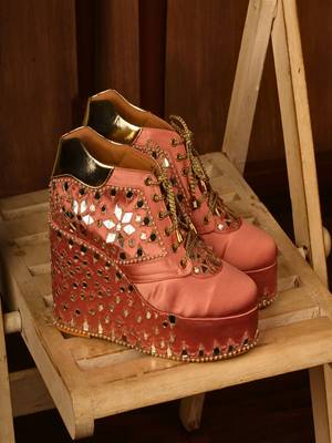Pink mirror embroidered wedges shoes 3